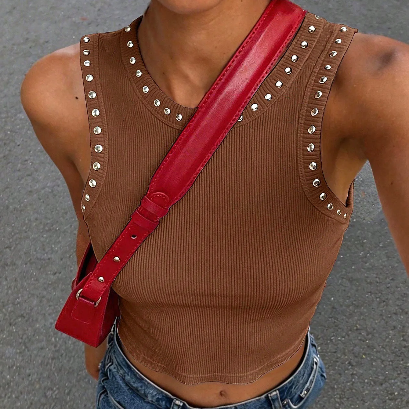 Krótki top typu crop top z ćwi – Tank Top Ribbed recenzja i cena