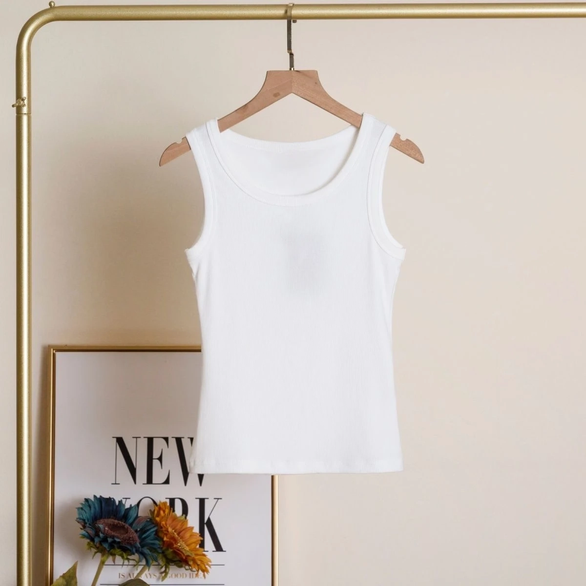 Prążkowana koszulka bez rękawó – Tank Top Ribbed recenzja i cena